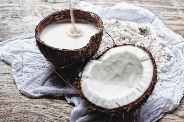 Jejak Budaya Kelapa dalam Makanan Tradisional Indonesia