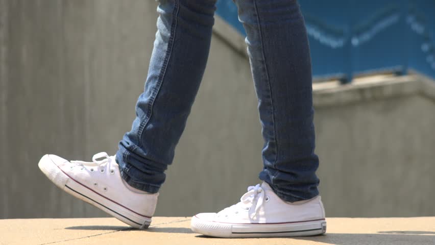 7 Tips Memilih Sepatu yang Sehat untuk Kaki